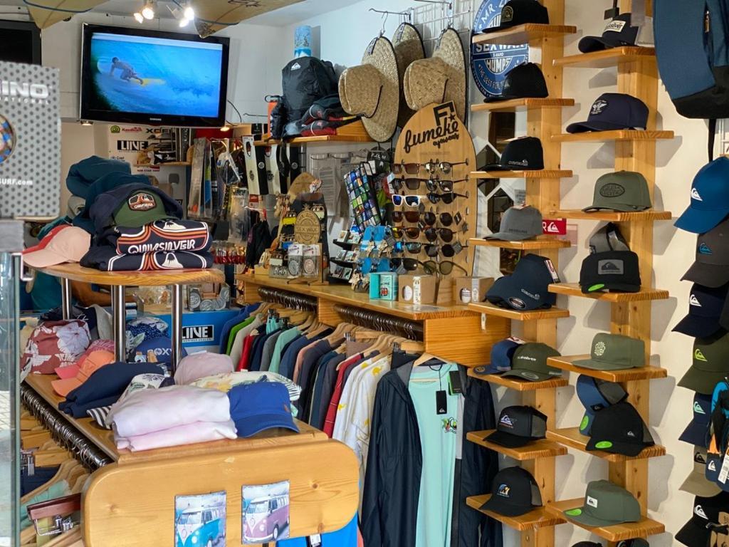 Red Star Surf & Yoga Camp Lanzarote Famara Exterior foto