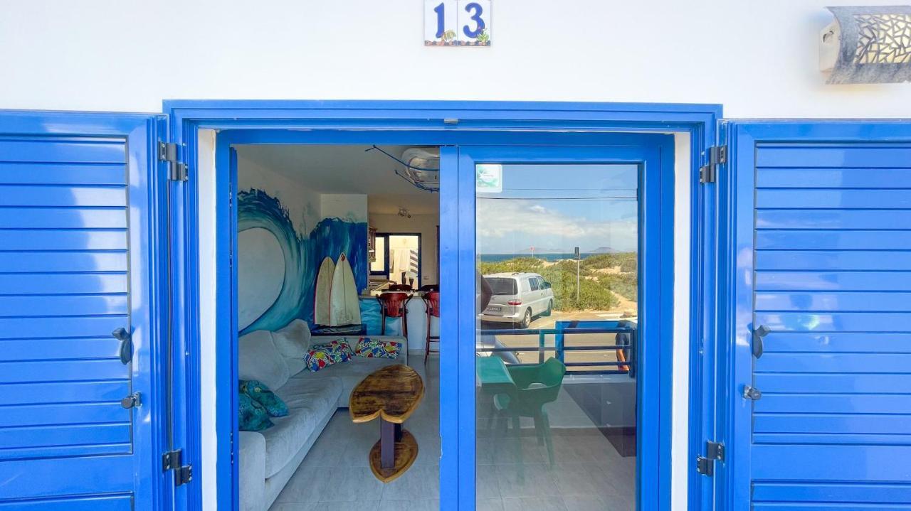 Red Star Surf & Yoga Camp Lanzarote Famara Exterior foto