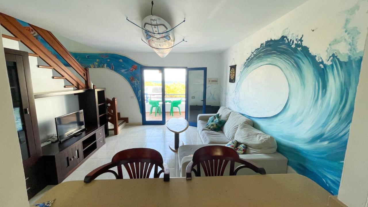 Red Star Surf & Yoga Camp Lanzarote Famara Exterior foto